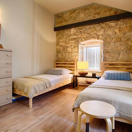 Franca - With Private Garden, Near * Vis
