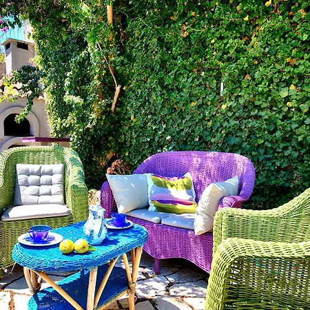 Franca - With Private Garden, Near *