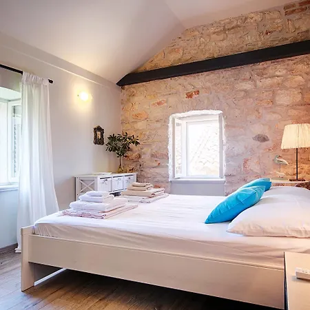 Villa Franca - With Private Garden, Near *