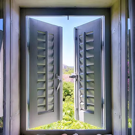 Franca - With Private Garden, Near Villa Vis