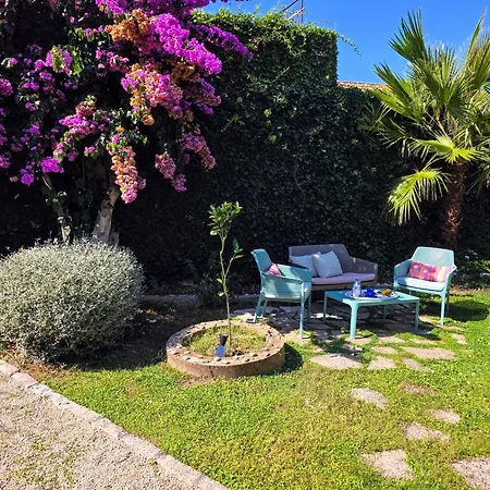 Villa Franca - With Private Garden, Near