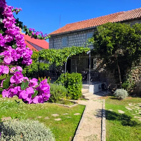 Franca - With Private Garden, Near