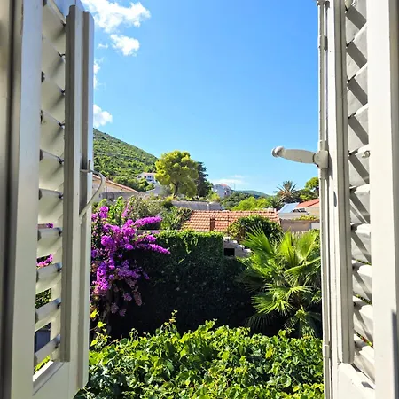 Franca - With Private Garden, Near *