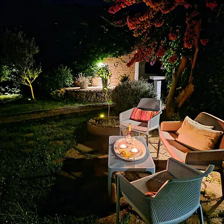 Franca - With Private Garden, Near فيلة فيس
