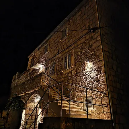 Franca - With Private Garden, Near فيس